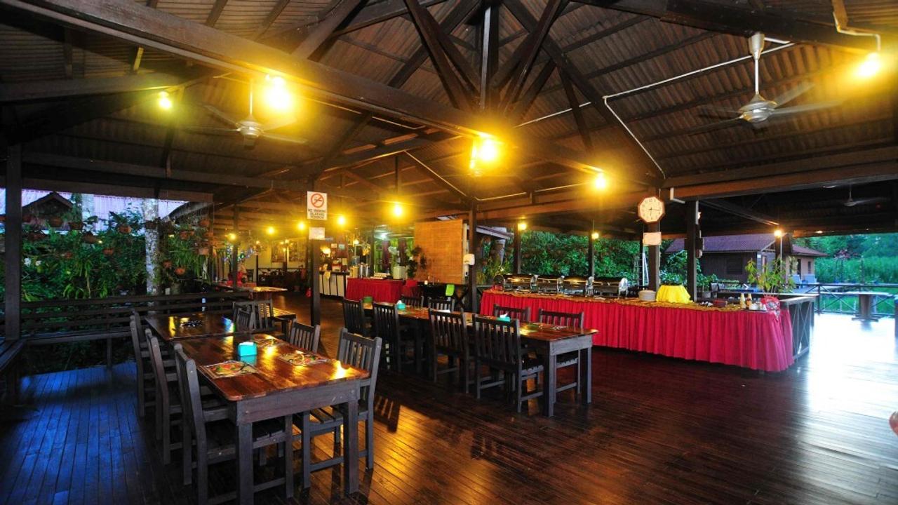 Restaurant at Abai Jungle Lodge