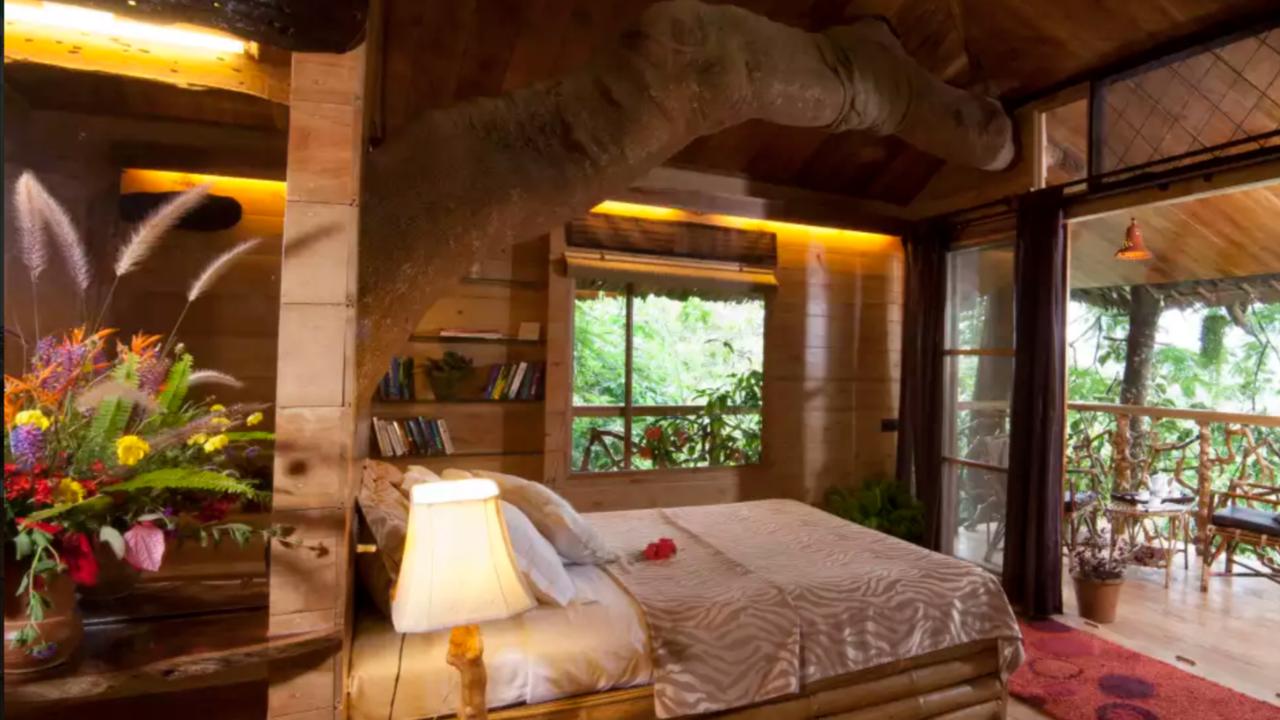 Treehouse bedroom & verandah