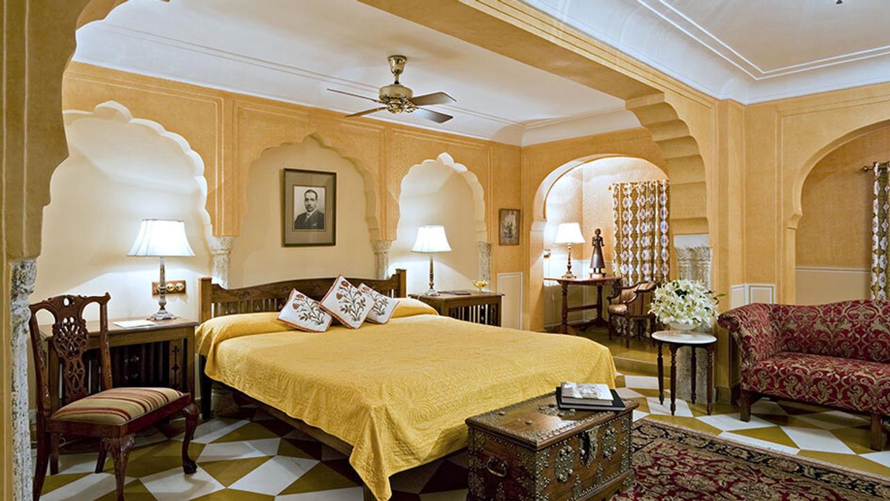 Saffron bedroom at Samode Haveli
