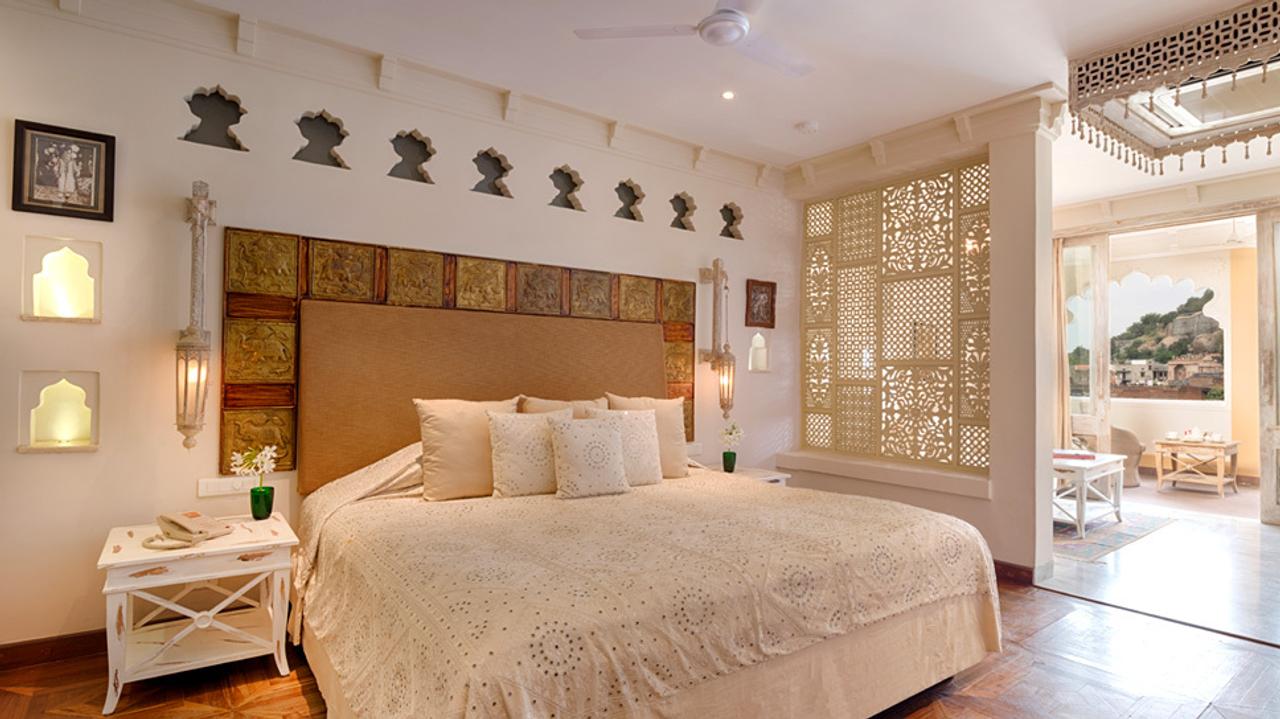 Luxury Grand Heritage room at Rawla Narlai