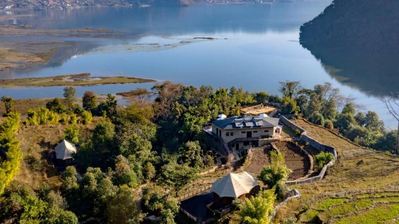 Pavilion Himalayas lake