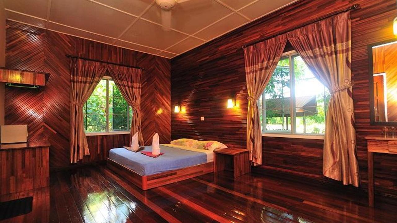 Double bedroom at Kinabatangan Riverside Lodge