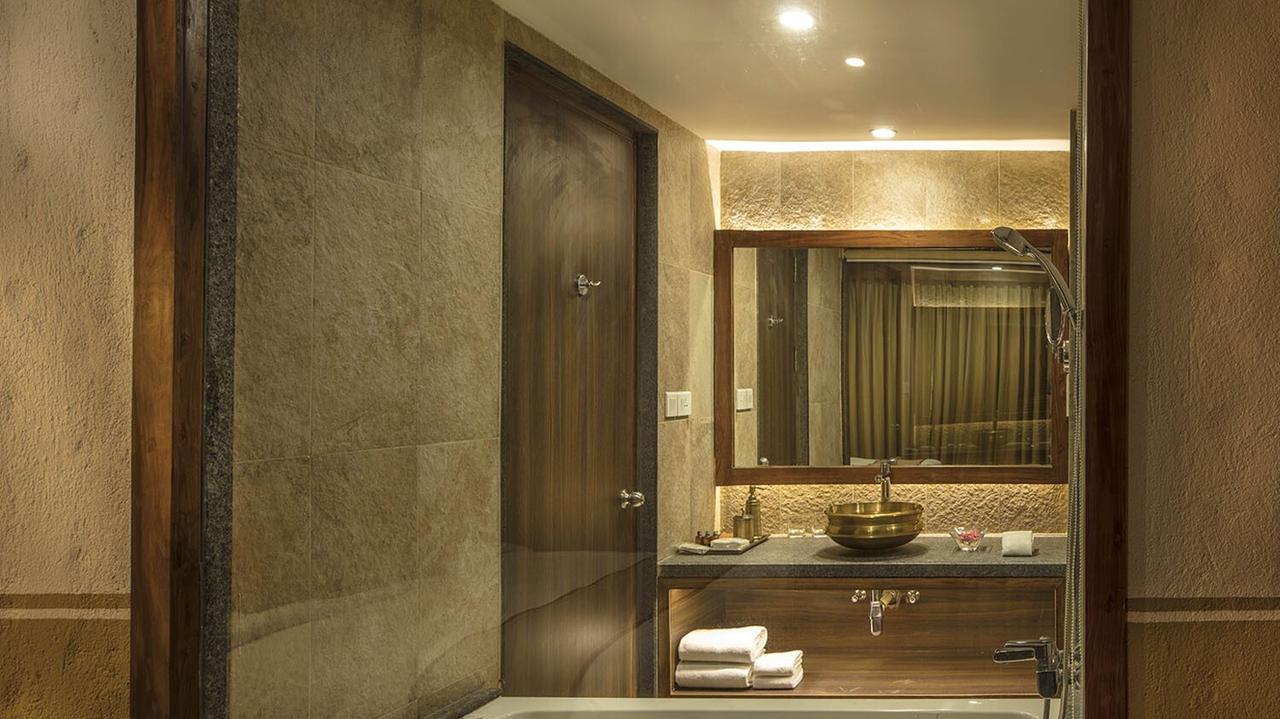 Kailashkut en-suite bathroom