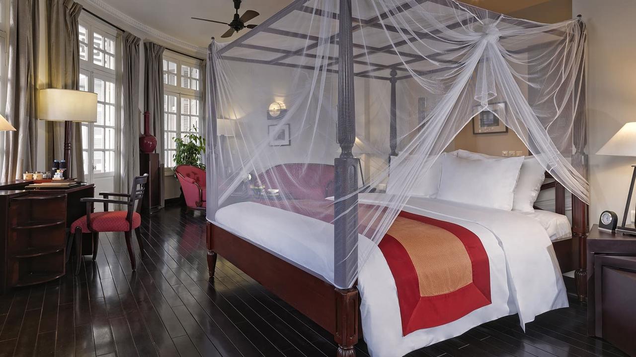Four-poster bed at Azerai la Residence