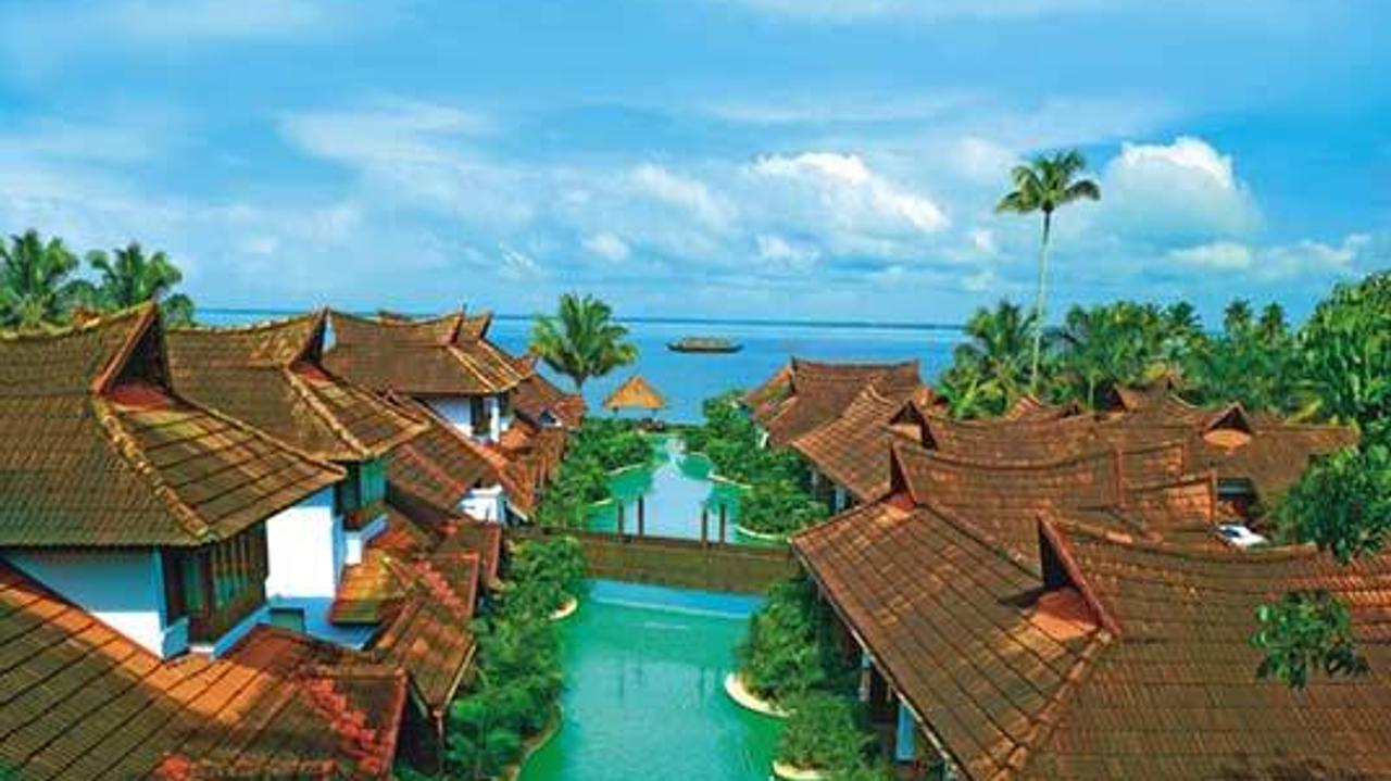 Pool and villas at Kumarakom Lake Resort