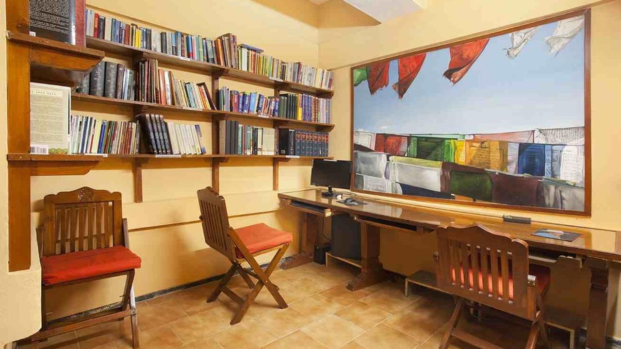 Library at Chonor House