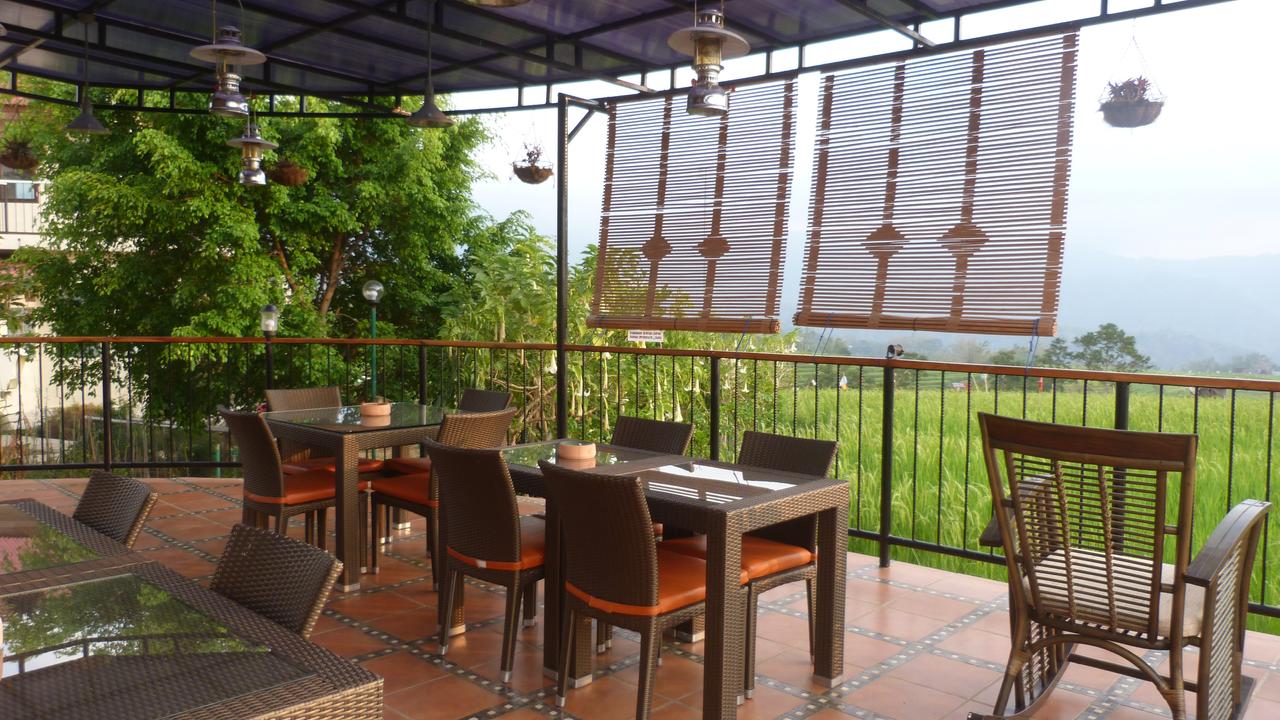 Restaurant Villa at Rumah Tengah Sawah