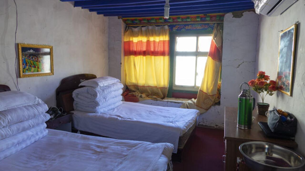 Bedroom at Rongbuk Monastery Guesthouse