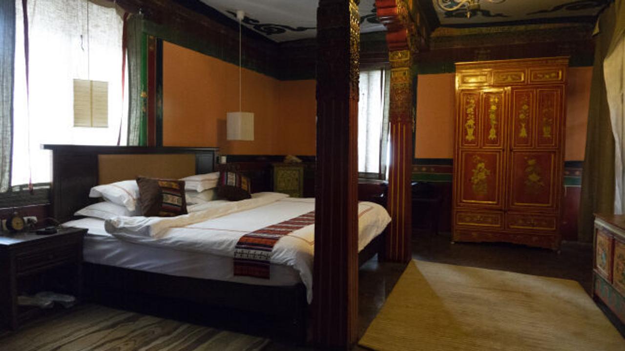Double bedroom at Yabshi Phunkhang