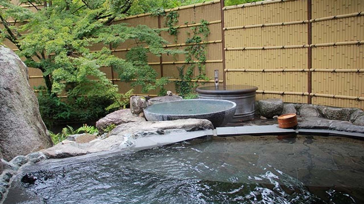 Hot spring bath at Akizuki Onsen Seiryuan