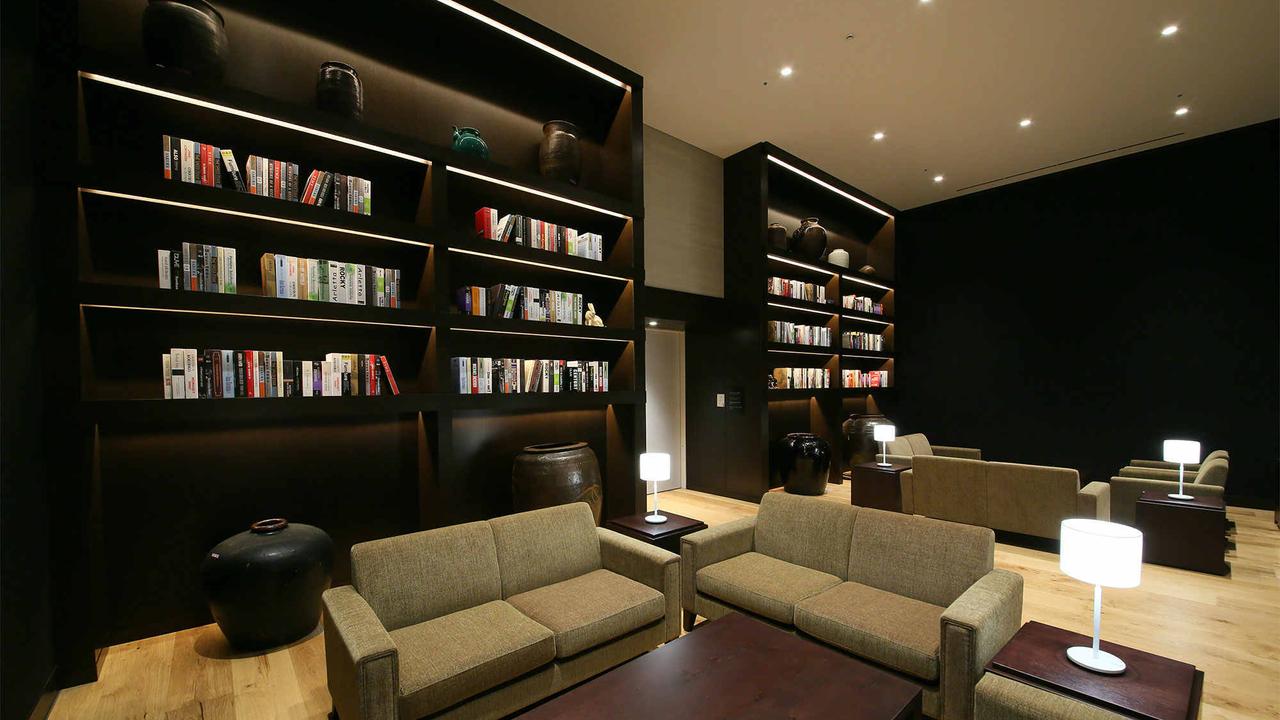 Library lounge at Gracery Shinjuku