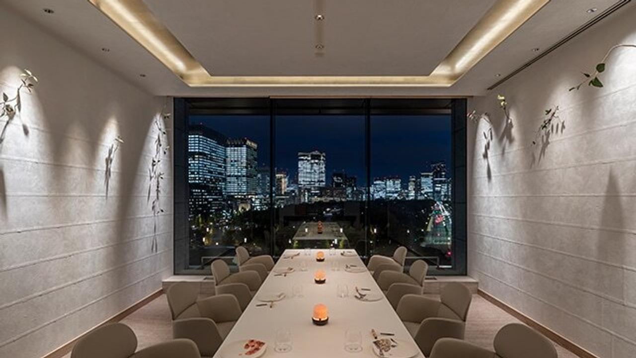 Dining room at Palace Hotel Tokyo
