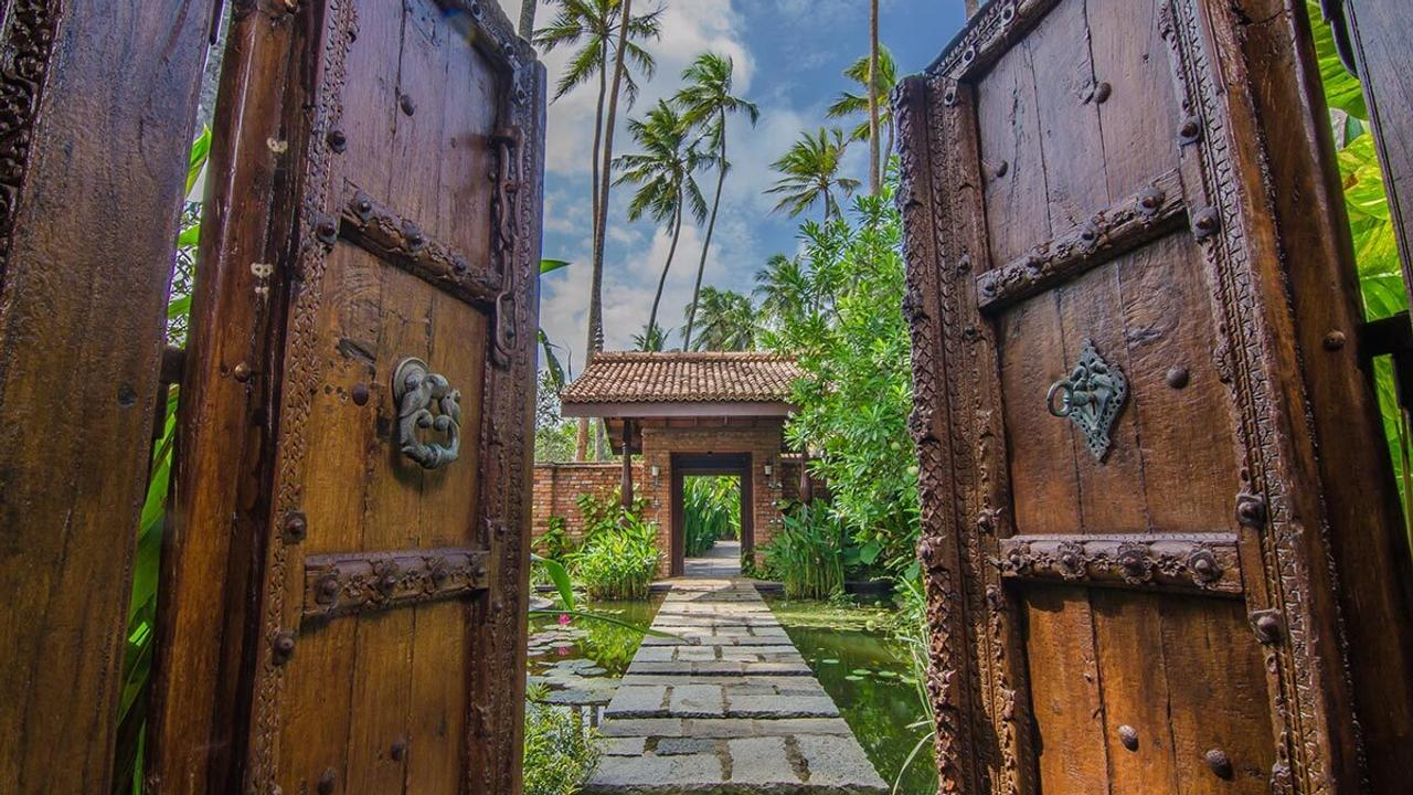 Entrance gates to Reef Villa