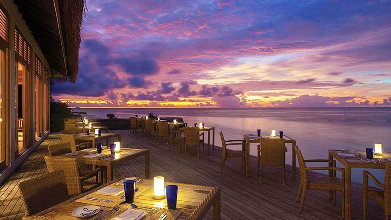 Restaurant sunset at Oblu by Atmosphere