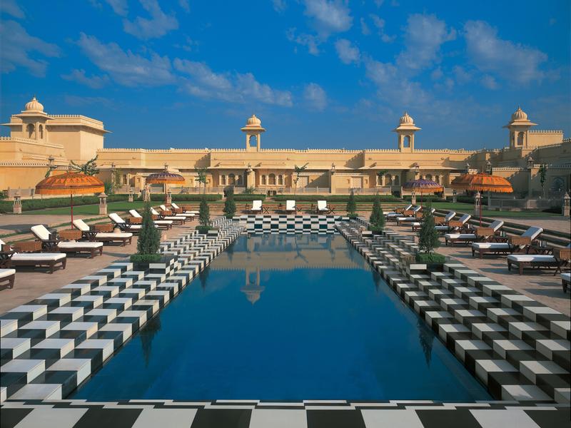 Swimming pool at the Oberoi Udaivilas
