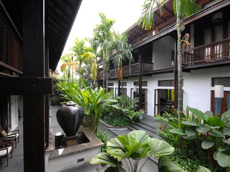 Courtyard with green plants at Banthai Village